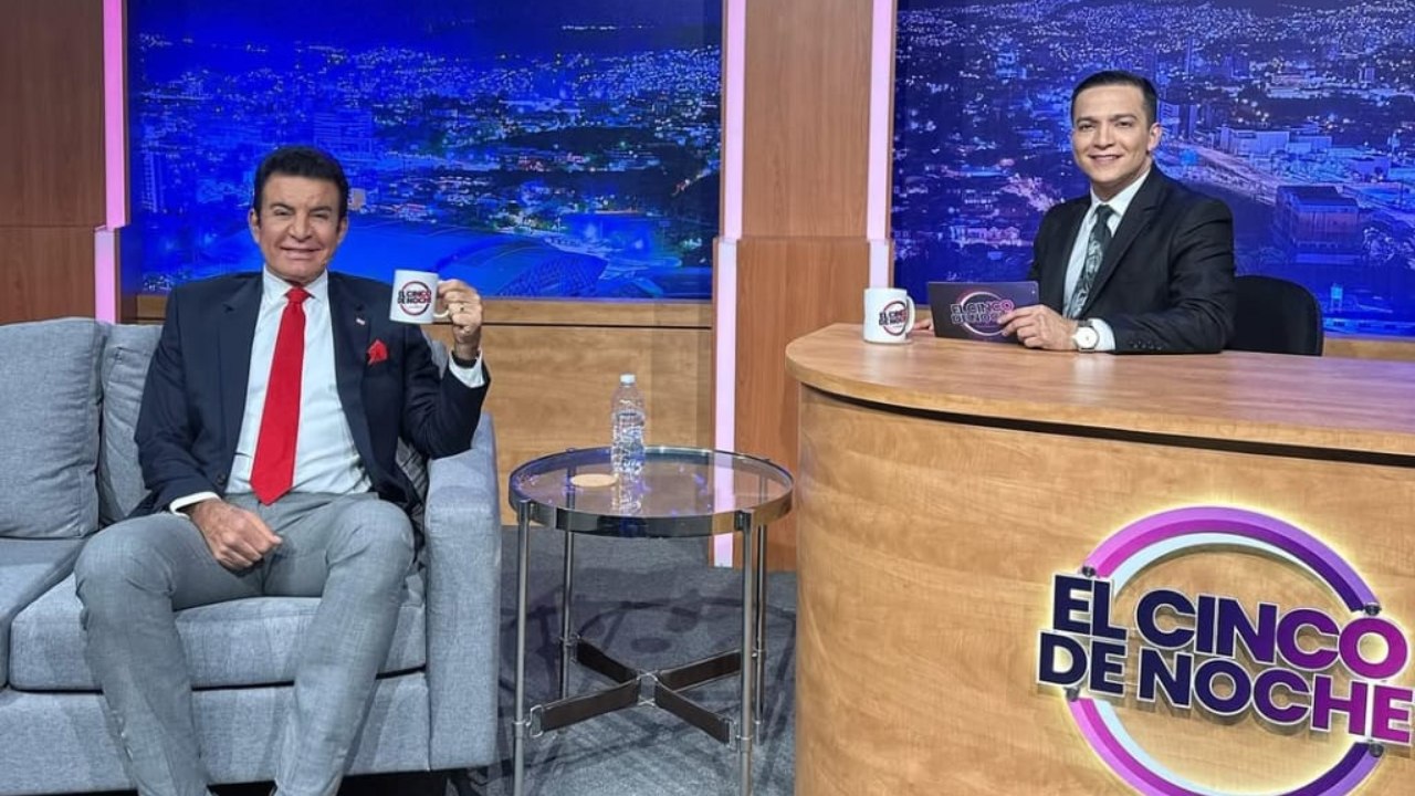 Imagen Principal de Nota: El Cinco de Noche: Salvador Nasralla muestra su lado más humano y se suma el "reto picante"
