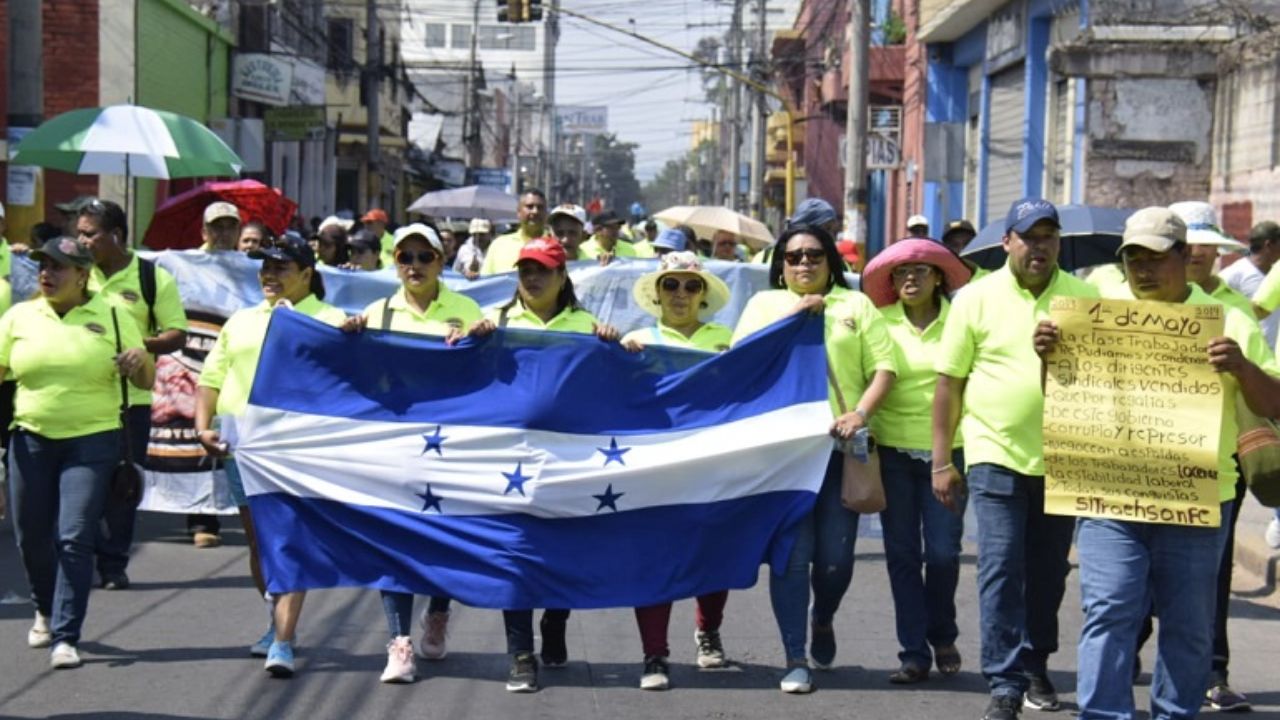 personas marchando