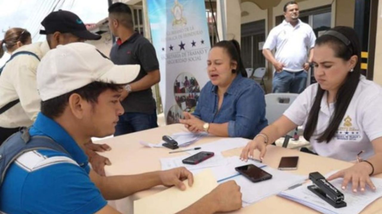 personas postulándose
