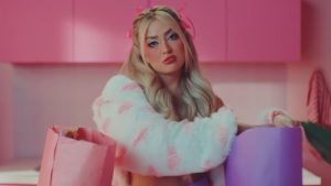 AriGameplays lanza su carrera musical con el tema 'Pilates' y sorprende