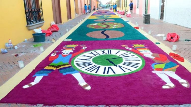 Imagen Principal de Nota: Comayagua se prepara para llenar sus calles de color y fe con las alfombras de aserrín