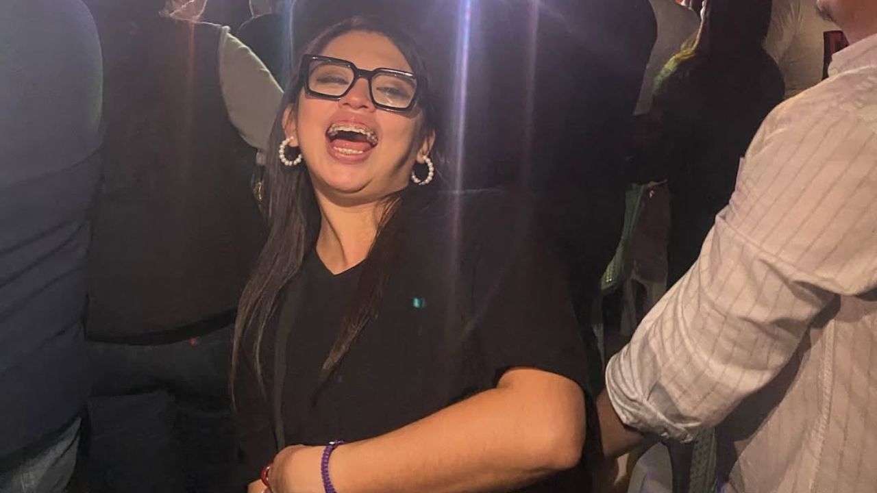 Imagen Principal de Nota: ¿Es el novio? Foto de 'Lady Santabárbara' muy bien acompañada es viral