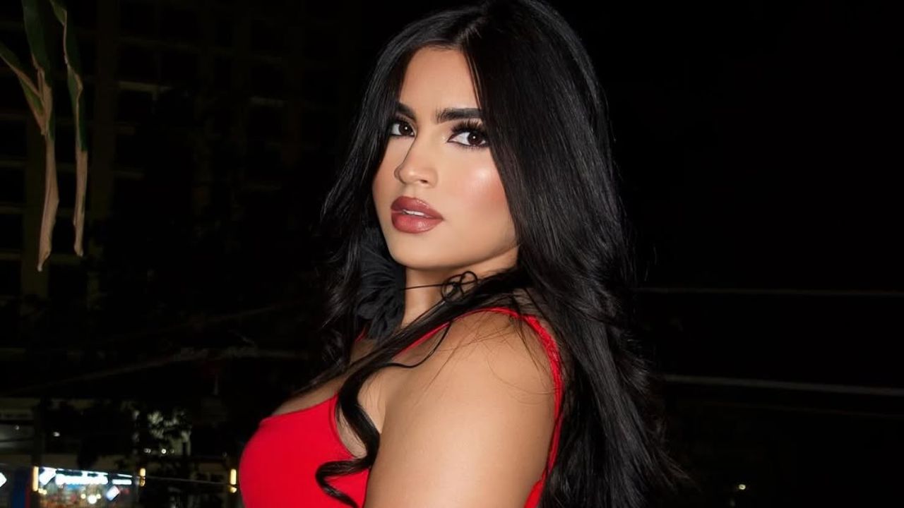 Imagen Principal de Nota: Con sexy bikini Roxana Somoza disfruta semana santa y deja un mensaje de soltería