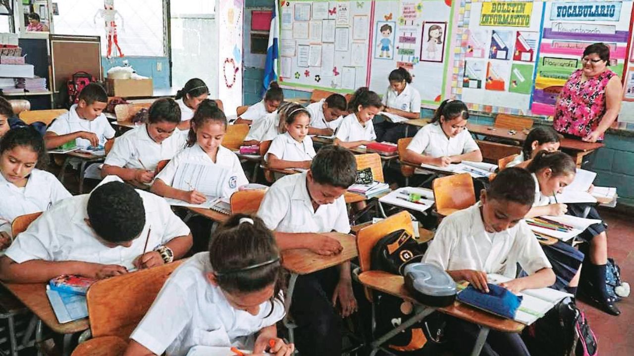 Imagen Principal de Nota: Sistema de evaluación educativo da un giro y ahora será acumulativo de 50 a 70 puntos