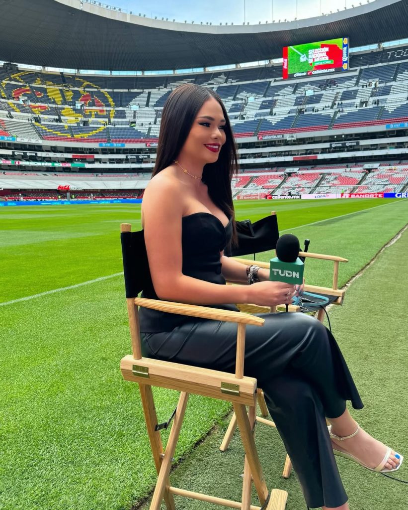 Sirey Morán en transmisión desde el Azteca con Univosión