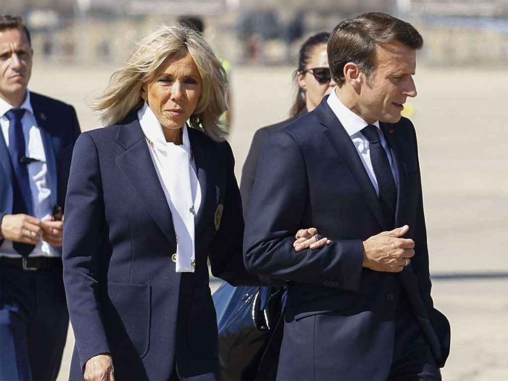 Macron y su esposa