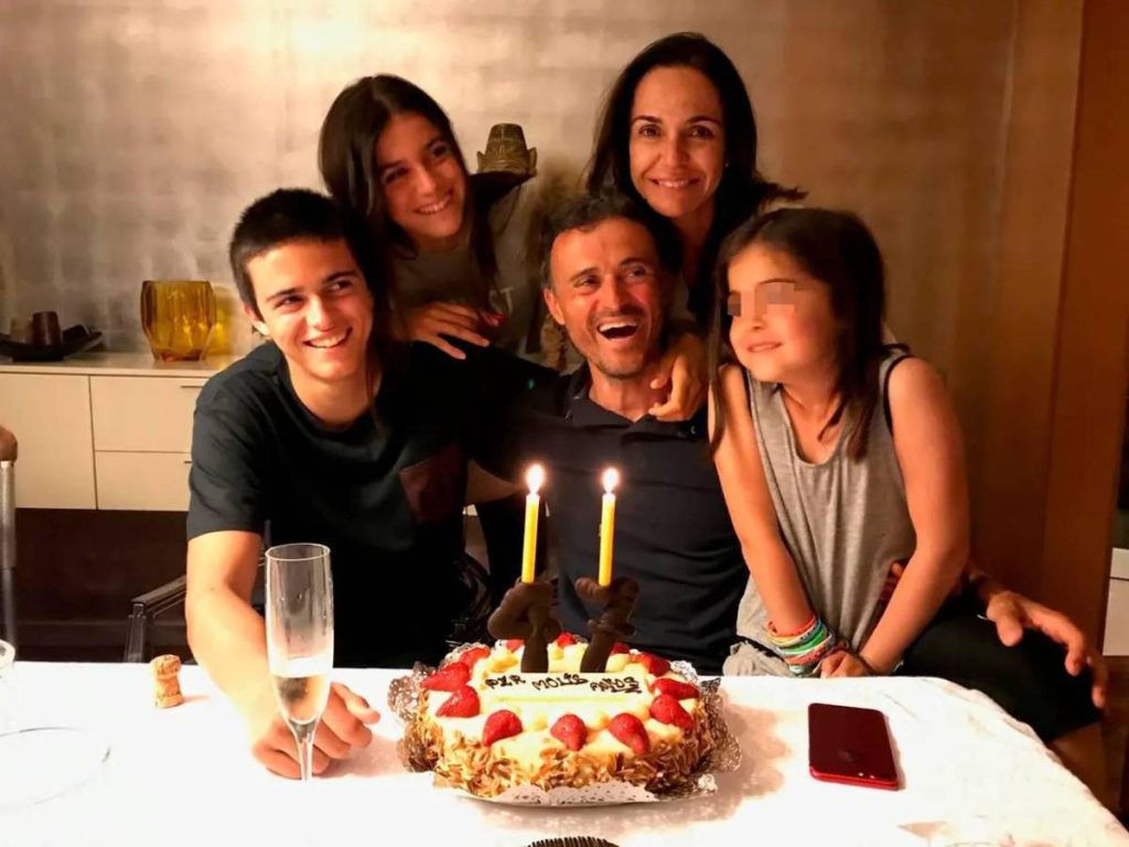 Luis Enrique junto a su familia
