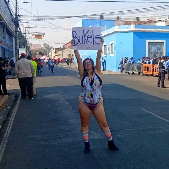 En su protesta, Floridalia Aguilar no solo se enfocó en el sistema de salud