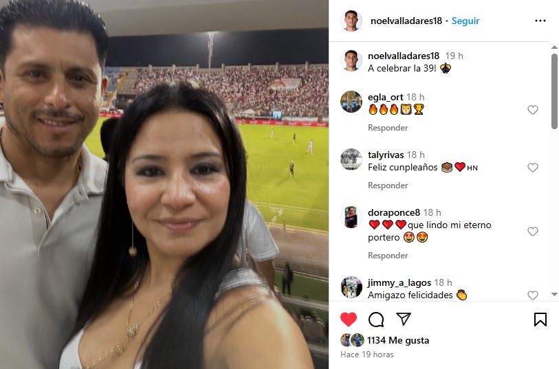 Noel Valladares junto a una dama