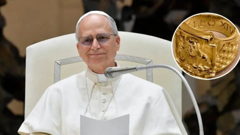 Imagen Principal de Nota: Vaticano revela imágenes del Anillo del Pescador que llevará el papa León XIV