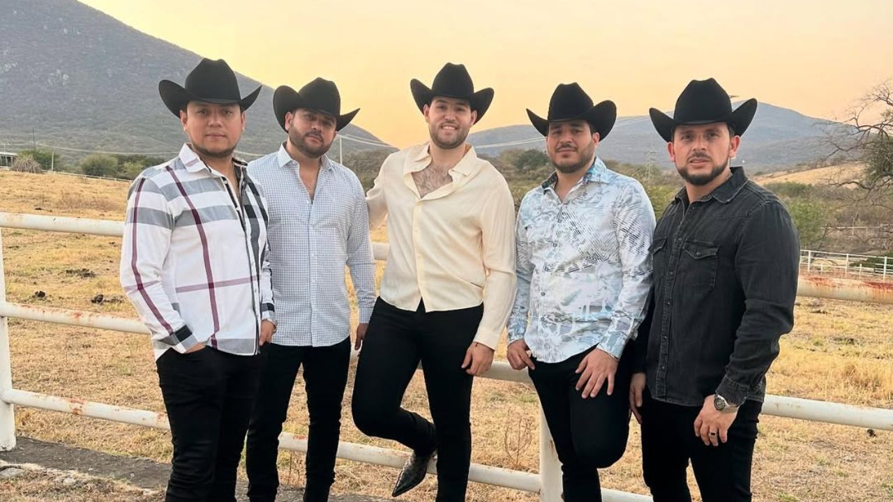 Imagen Principal de Nota: Vocalista de calibre 50 sufre grave accidente y queda inmóvil