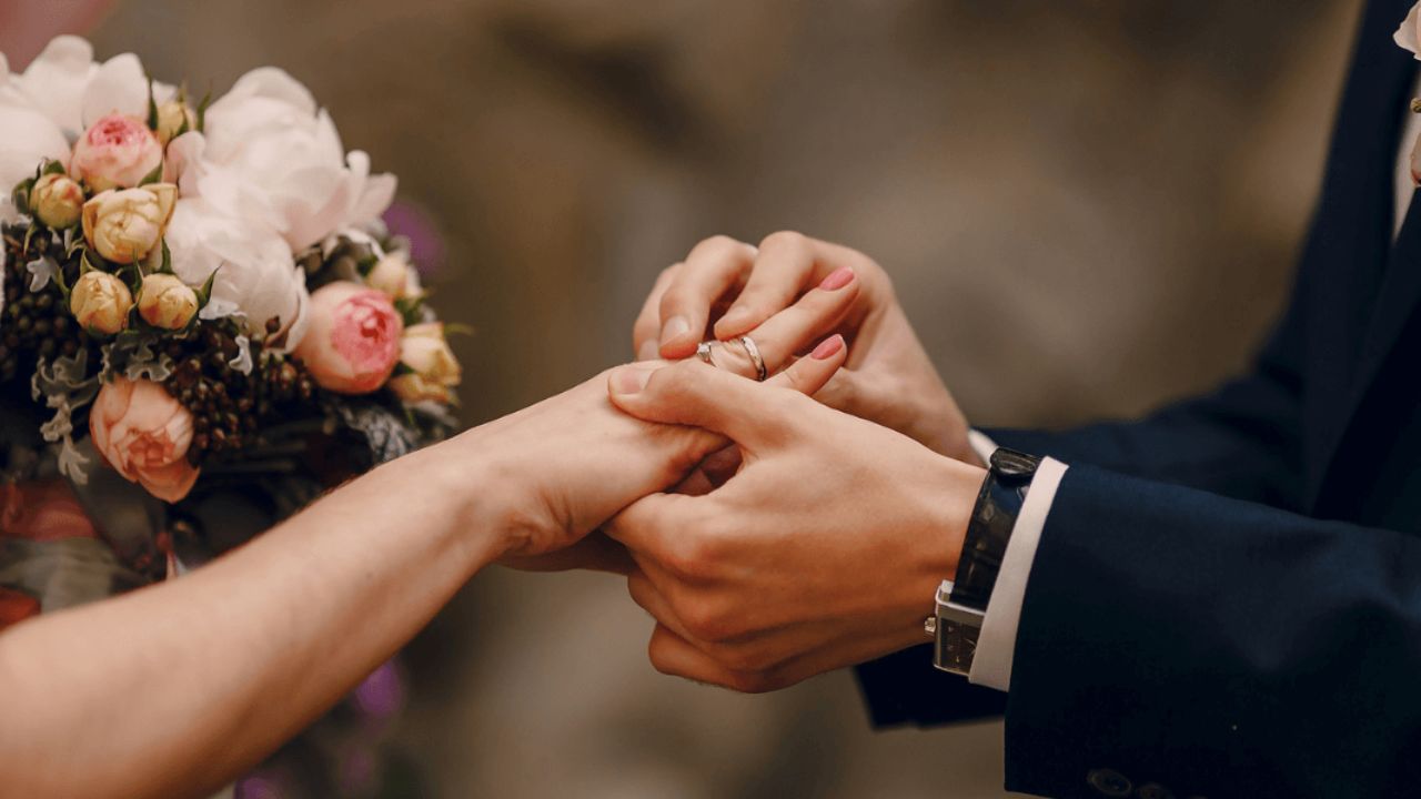 Imagen Principal de Nota: Creadores de contenido son criticados por pedir 'colaboración'  para su boda
