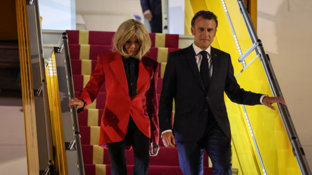 Imagen Principal de Nota: Emmanuel Macron, presidente de Francia, recibió una bofetada de su esposa