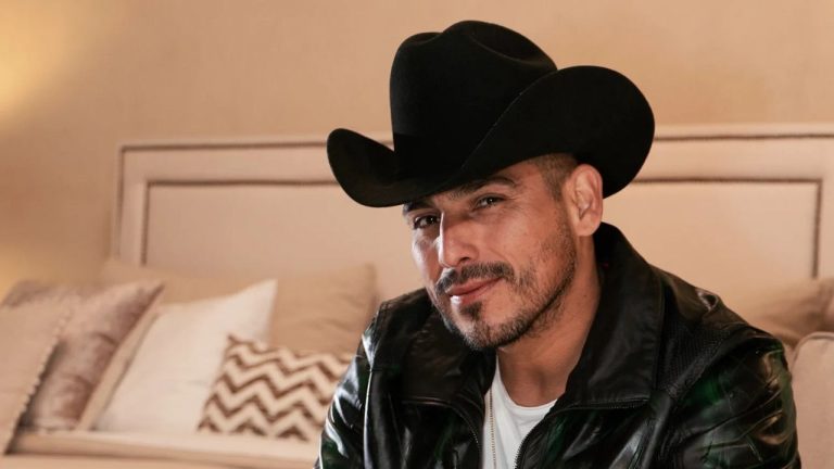 Imagen Principal de Nota: Espinoza Paz estaría enfrentando la pérdida de su visa de Estados Unidos