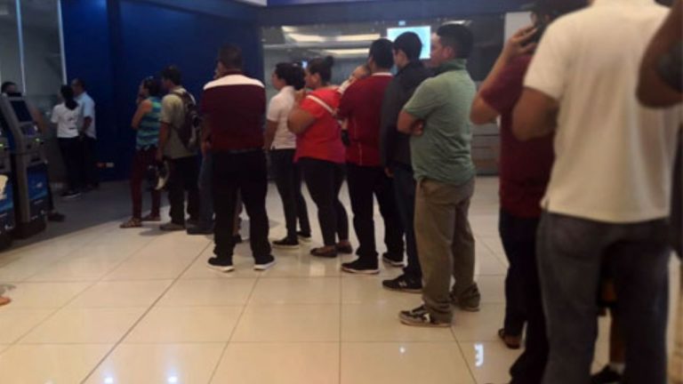 Imagen Principal de Nota: ¿Estarán trabajando los bancos hoy jueves 1 de mayo, Día del Trabajador?