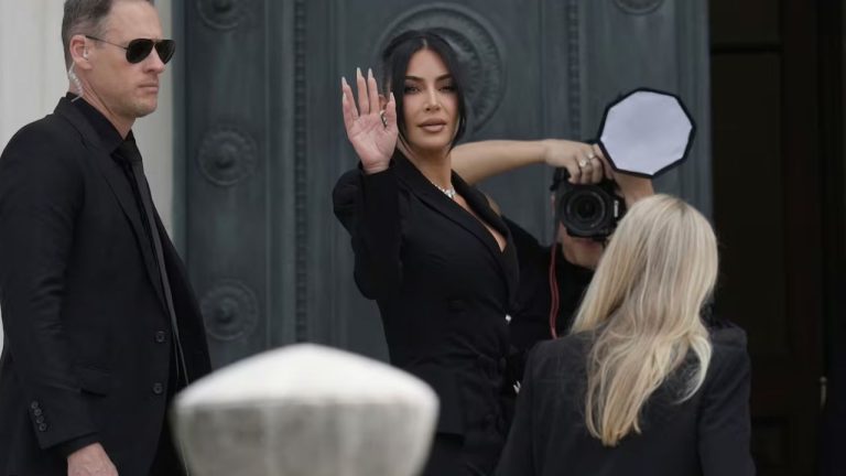 Imagen Principal de Nota: Kim Kardashian en París: 'Estaba segura de que me iban a violar y a matar'