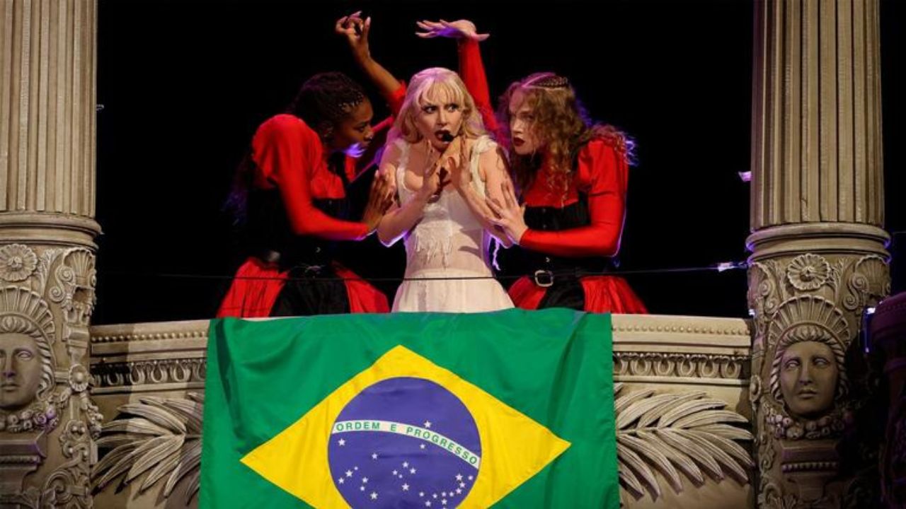 Imagen Principal de Nota: Lady Gaga rompe record en Brasil con concierto gratuito