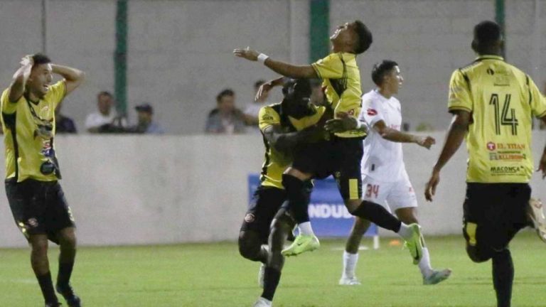 Imagen Principal de Nota: Olimpia y Génesis confirman alineaciones: así salen los equipos hoy