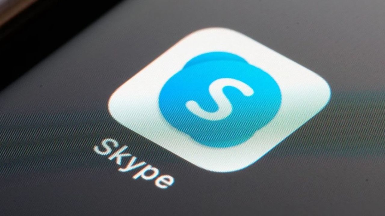Imagen Principal de Nota: El fin de Skype: ¿Qué cambios claves trae y cómo adaptar tu comunicación digital?