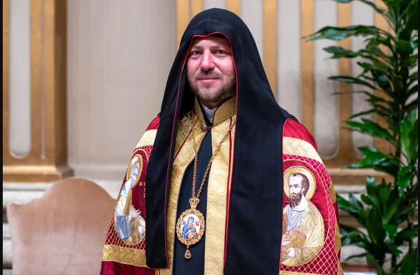 Cardenal con su vestimenta del rito greco-católico