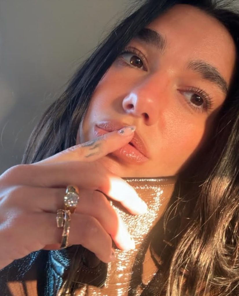 Anillo de Dua Lipa