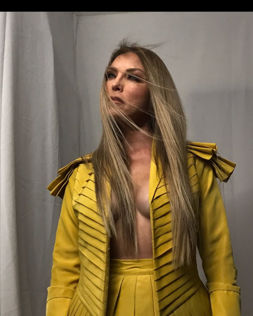 A sus 61 años, Laura Flores presume cuerpazo