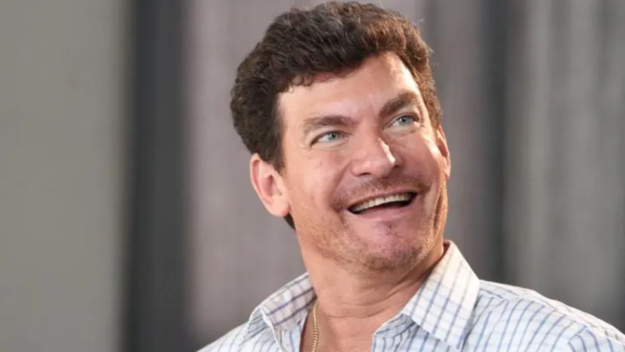 Imagen Principal de Nota: Actor de telenovelas revela que usa su orina para mantenerse joven