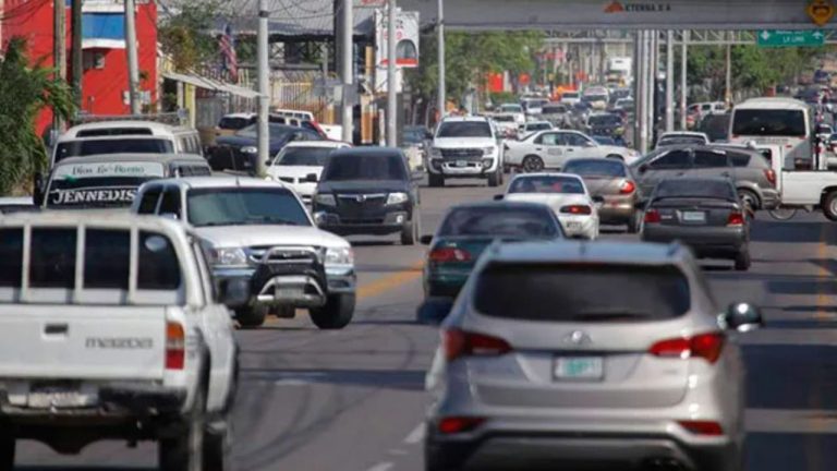 Imagen Principal de Nota: Congreso aprueba amnistía vehicular; paga matrícula sin multas ni recargos