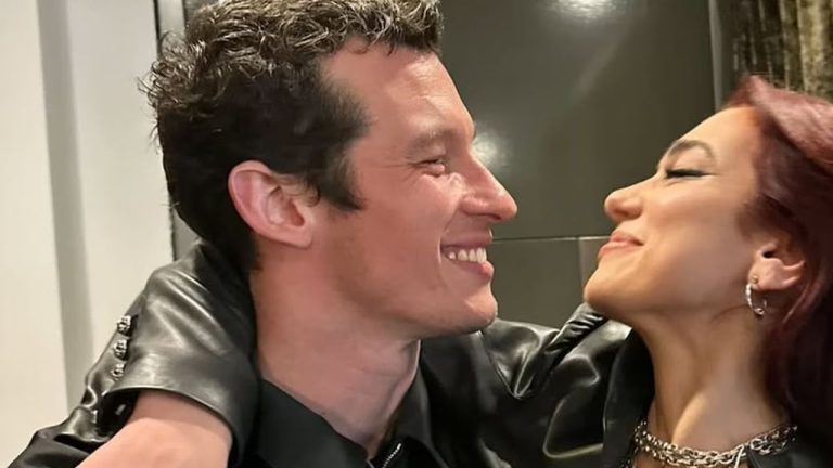 Imagen Principal de Nota: Dua lipa presume su anillo valorado en millones ¿cuánto cuesta?