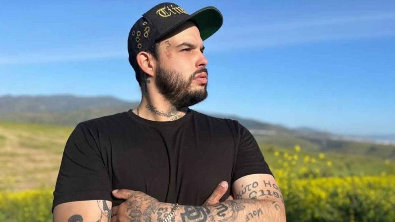 Imagen de Captan a Hijo de Pepe Aguilar cantando en la calle ¿problemas económicos?