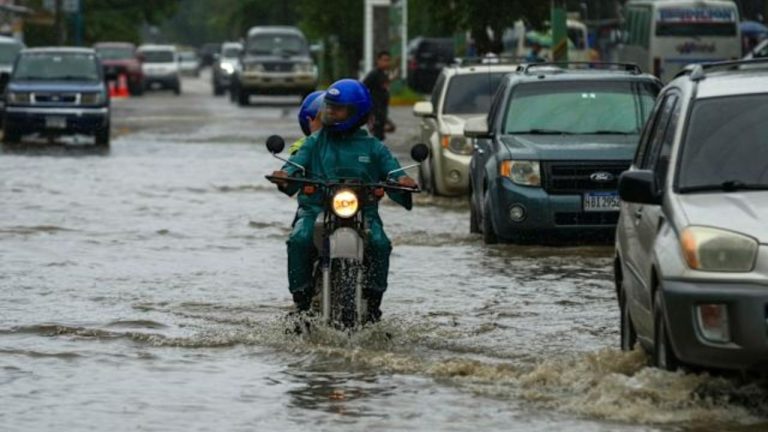 Imagen Principal de Nota: Onda tropical provocará lluvias en gran parte de Honduras