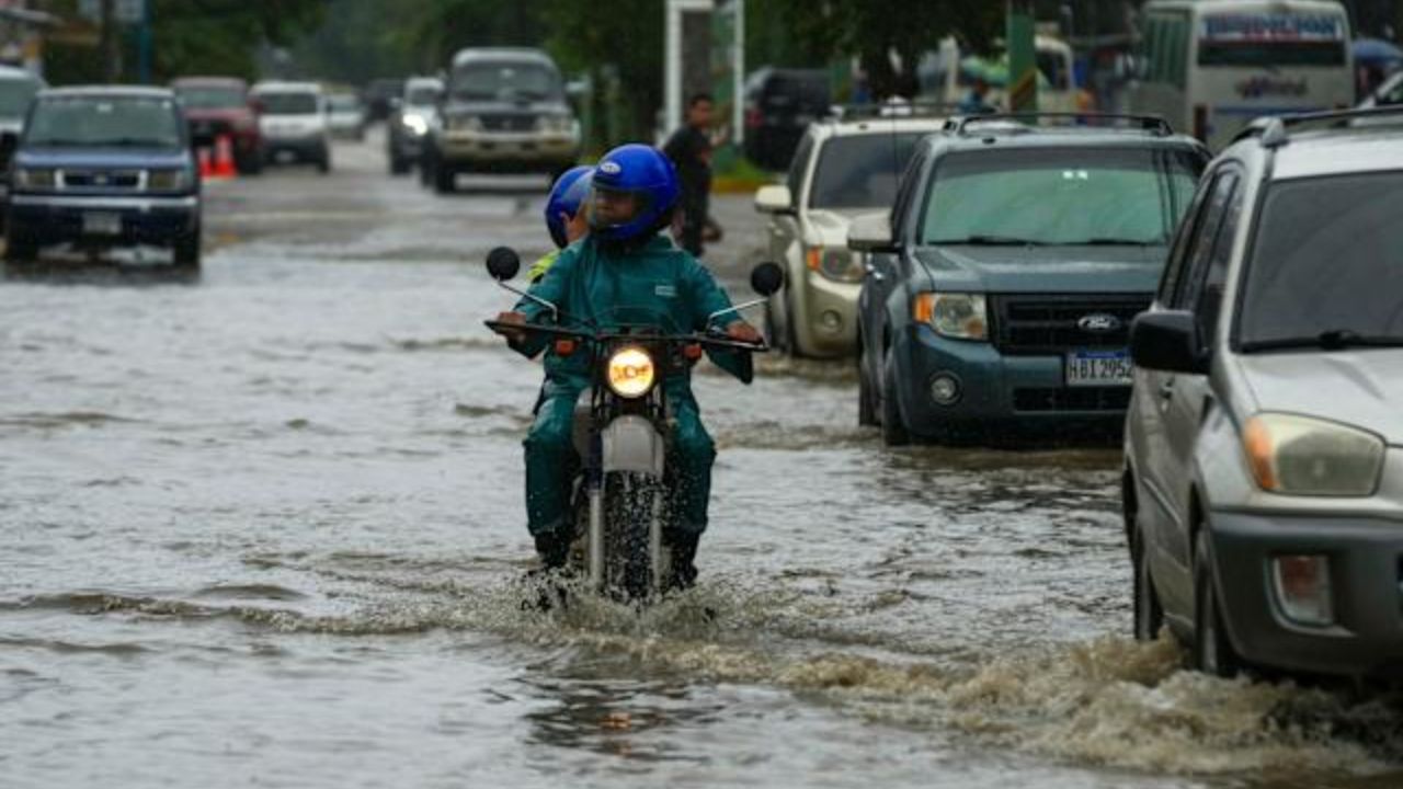 Imagen Principal de Nota: Onda tropical provocará lluvias en gran parte de Honduras
