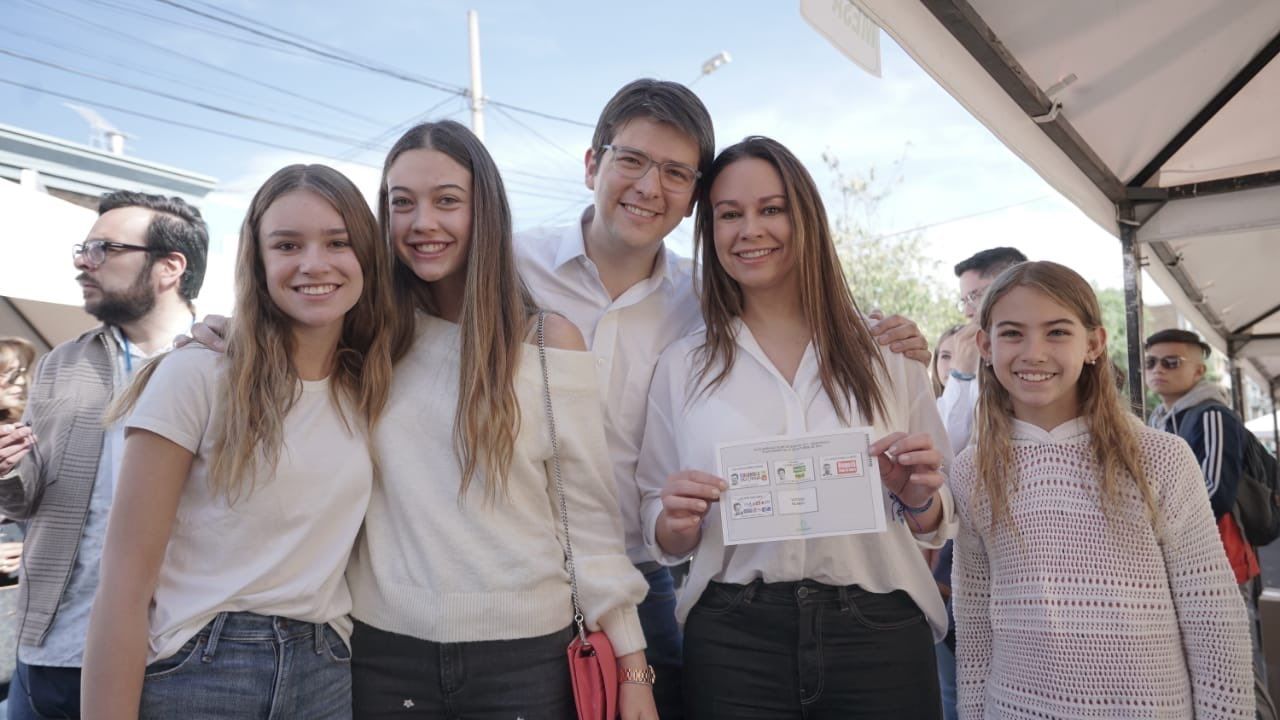 Imagen Principal de Nota: Miguel Uribe familia, esposa, hijos, padres, biografía, esto se sabe