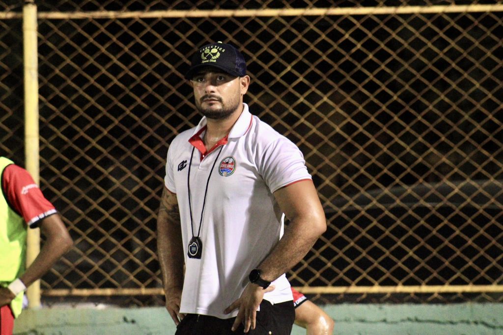 Marlon Menocal, el ‘profe’ que combina fútbol, fitness y fama en redes sociales
