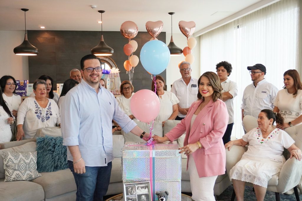 Jacky Redondo revela el nombre de su bebé y comparte emotiva imagen