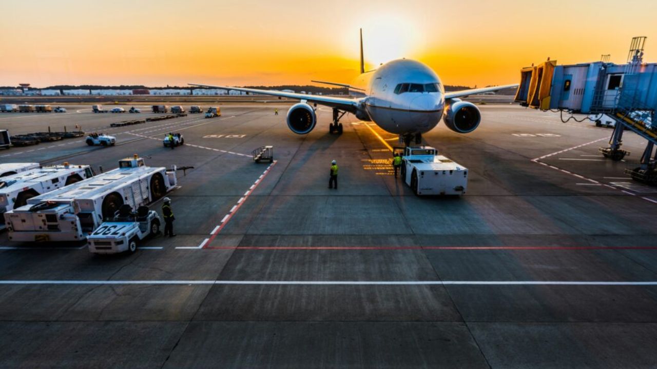 avión en aeropuerto