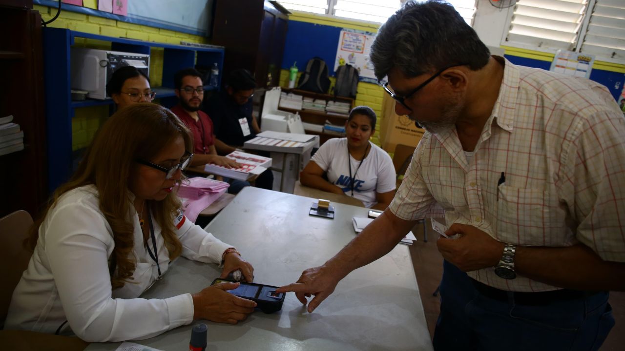 persona en el sistema biométrico