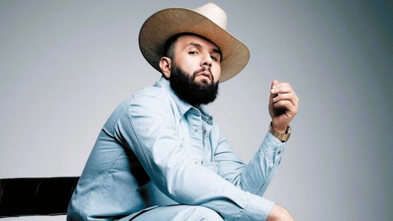 Imagen Principal de Nota: ¿Se pasó de copas? Carin León deja a sus invitados a mitad de la fiesta