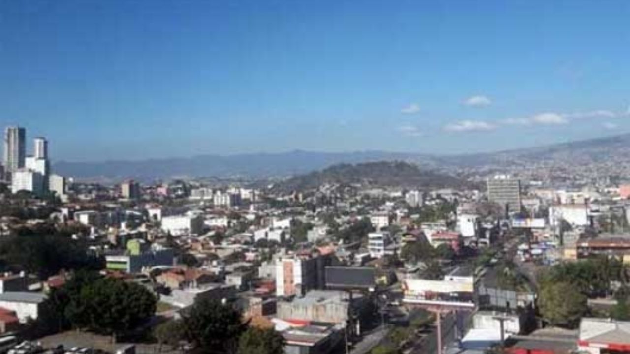 Imagen de Persisten altas temperaturas y lluvias leves este jueves 17 de julio