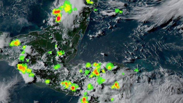 Imagen Principal de Nota: Copeco pronostica lluvias con actividad eléctrica por vaguada