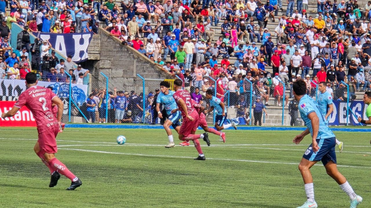 Imagen Principal de Nota: Génesis FC vs Motagua  EN VIVO: Génesis estrena con triunfo el Suazo Córdova