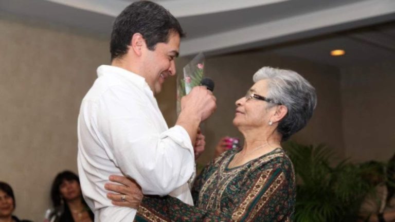 Imagen Principal de Nota: ¿Mamá de Juan Orlando Hernández viajará a Estados Unidos? Esto se sabe