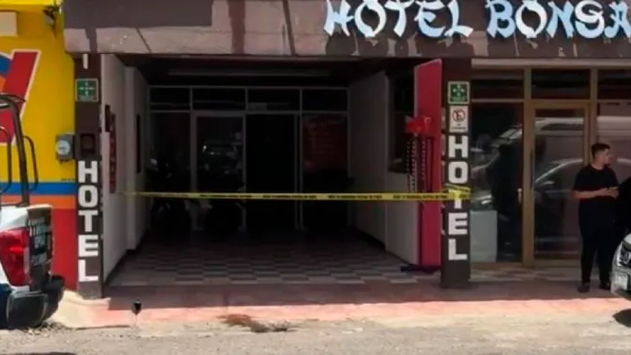 Mujer hallada sin vida tras extraña noche de gritos en un hotel
