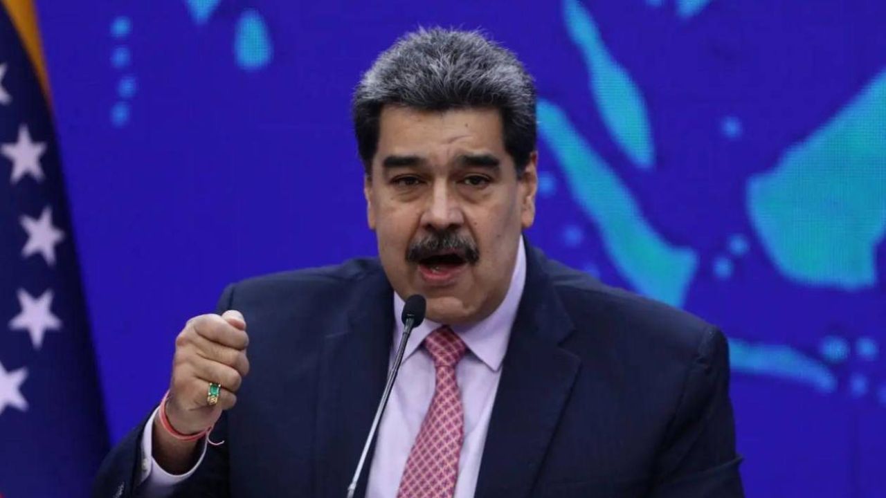Imagen Principal de Nota: "WhatsApp espía y mata"  Nicolas Maduro desata escandalo con su discurso