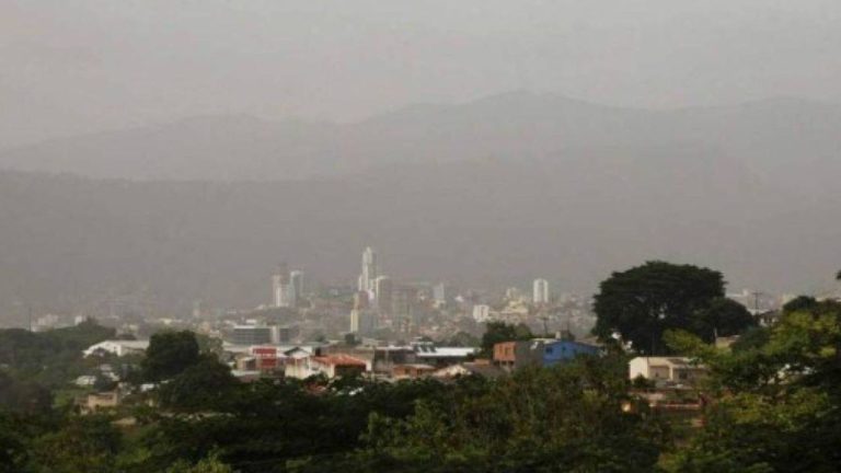 Imagen Principal de Nota: Polvo del Sahara llegará a Honduras con lluvias y cielo brumoso
