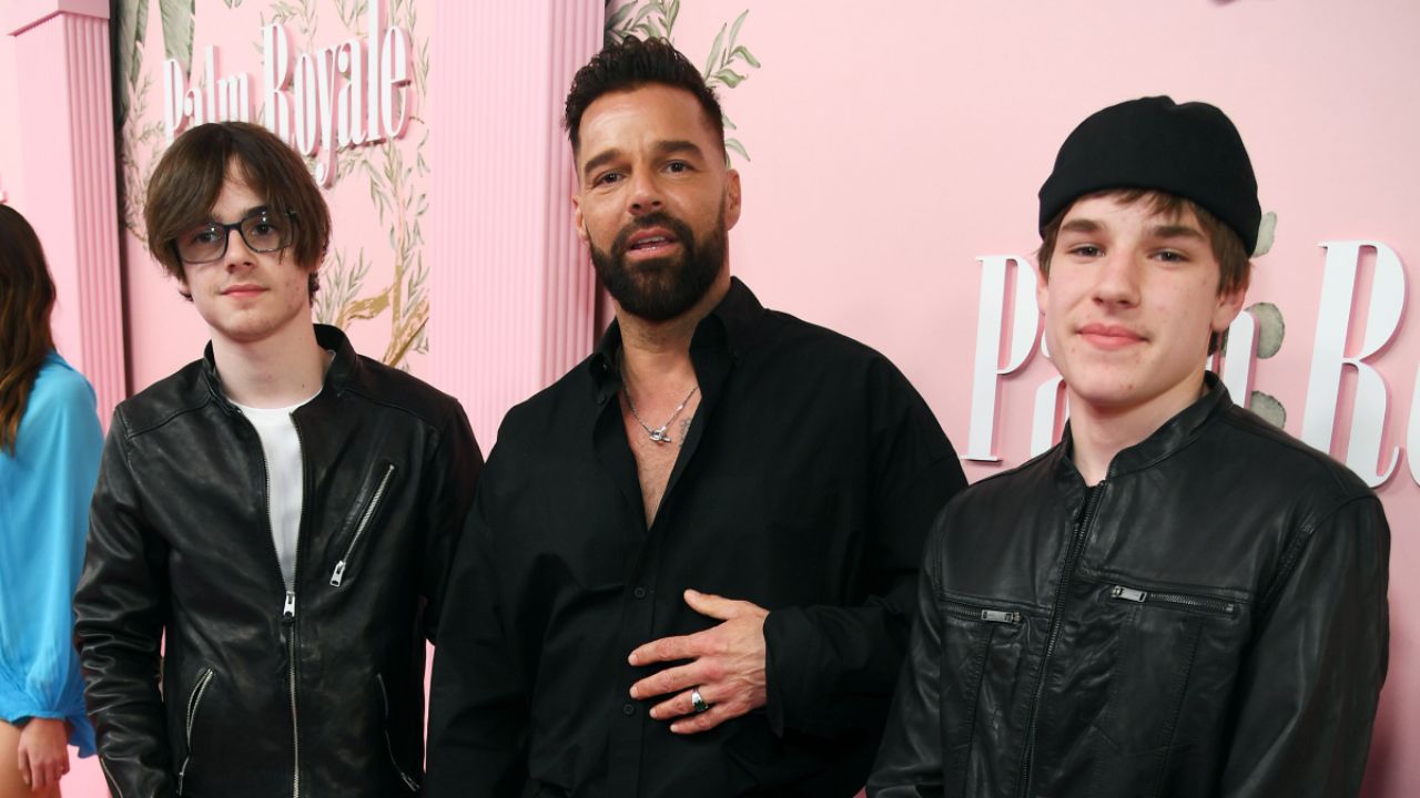 Tino, el hijo de Ricky Martin, alarma a fans con imagen conectado a suero