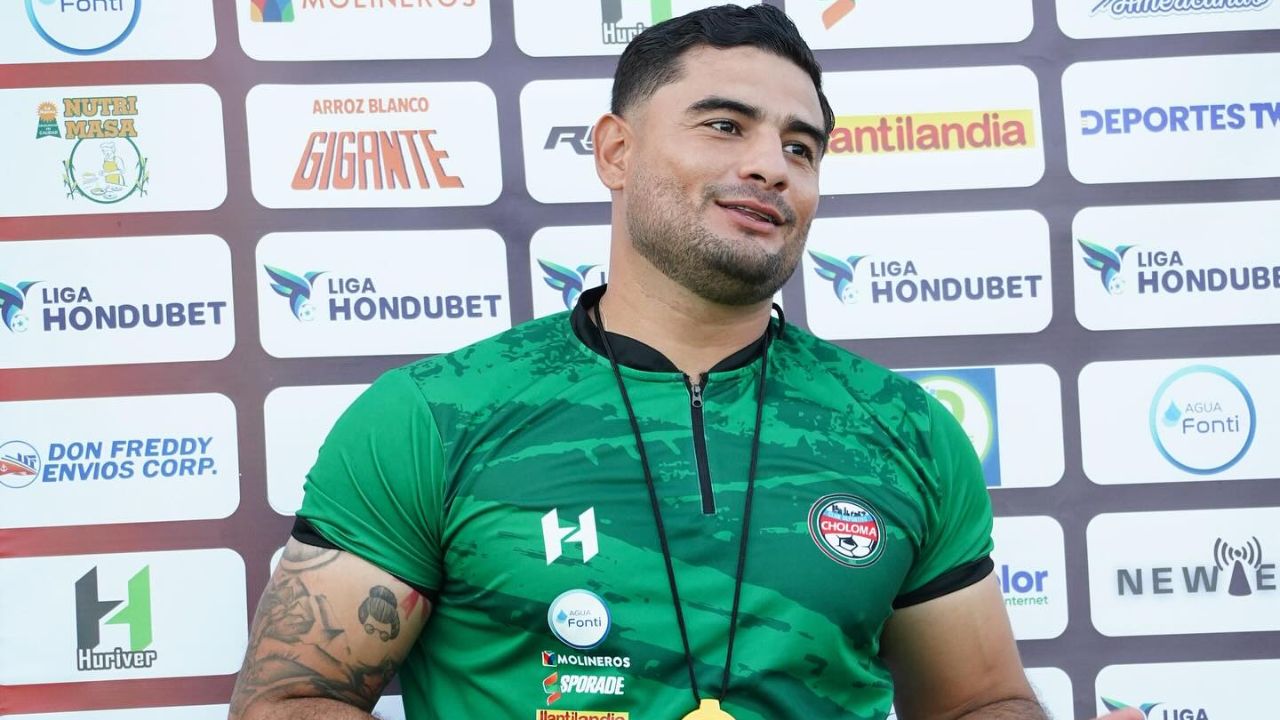 Marlon Menocal, el preparador físico del Club Deportivo Choloma que roba suspiros