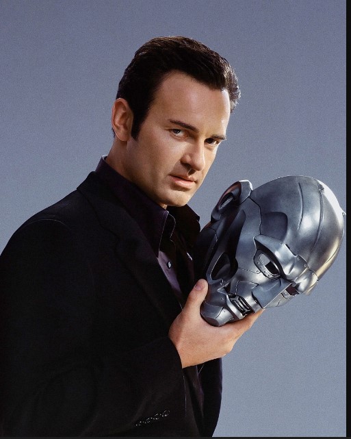 Julian McMahon acto de Doctor Doom