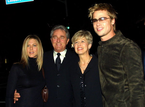 Brad Pitt su madre, angelina jolie