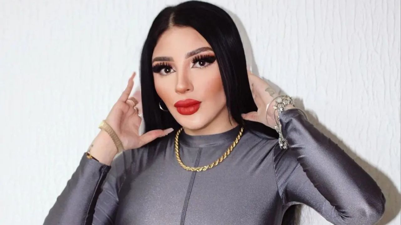 Cantante mexicana confiesa que casi muere tras cirugía estética